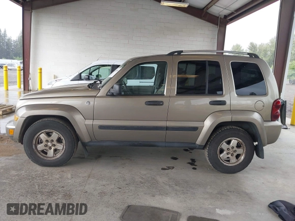 2006 Jeep Liberty Limited с VIN 1J4GL58576W113642, выставлен на аукционе IAAI как лот 42290963 с пробегом 273 565 миль миль и . История ставок и продаж доступна на DreamBid. Изображение 14.