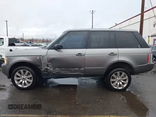 2007 Land Rover Range Rover SC z VIN SALMF13427A261552, wystawiony jako IAAI lot #40930292 z przebiegiem 143 865 mil mil oraz . Historia ofert i sprzedaży dostępna na DreamBid. Obrazek 6.