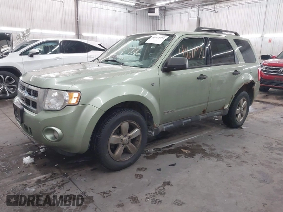 2008 Ford Escape XLT with VIN 1FMCU931X8KE68551, listed as a IAAI auction lot 41611972 with 267,034 mi miles. Bid and sale history available at carsss.com. Image 2.
