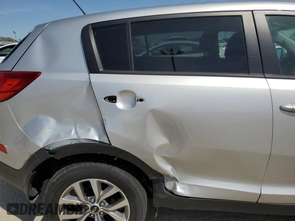 2015 Kia Sportage LX z VIN KNDPB3AC9F7676059, wystawiony jako Copart lot #54330655 z przebiegiem 160 346 mil mil oraz Szkoda całkowita • Salvage title. Historia ofert i sprzedaży dostępna na DreamBid. Obrazek 11.