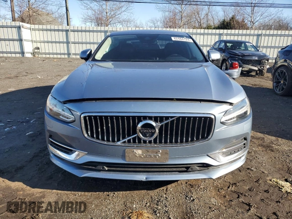 2018 Volvo S90 Inscription with VIN LVYBC0AL2JP028764, listed as a Copart auction lot 82484124 with 102,130 mi miles and Salvage Title. Bid and sale history available at carsss.com. Image 5.