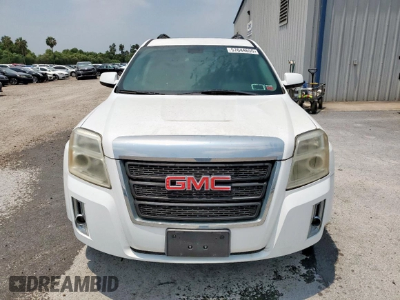 2011 GMC Terrain SLE-2 z VIN 2CTFLTEC0B6327860, wystawiony jako Copart lot #57644655 z przebiegiem 152 581 mil mil oraz Czysty tytuł • Clean title. Historia ofert i sprzedaży dostępna na DreamBid. Obrazek 5.