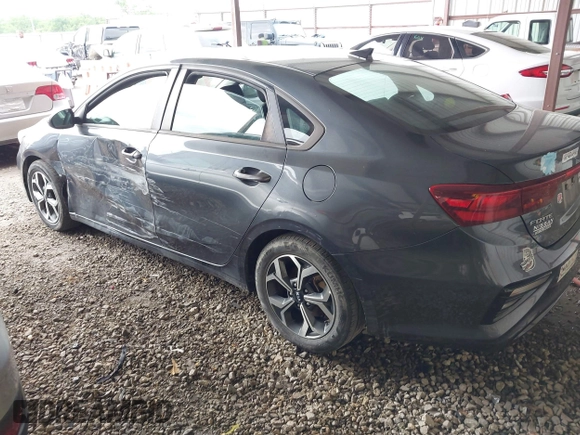 2021 Kia Forte LXS z VIN 3KPF24AD6ME323317, wystawiony jako IAAI lot #42110865 z przebiegiem 86 134 mil mil oraz . Historia ofert i sprzedaży dostępna na DreamBid. Obrazek 3.