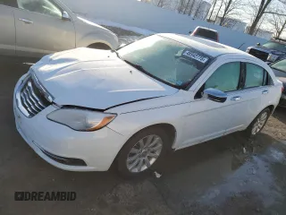 2014 Chrysler 200 Limited with VIN 1C3CCBCG0EN135776, listed as a Copart auction lot 48942775 with 94,387 mi miles and Salvage Title. Bid and sale history available at carsss.com. Image 1.