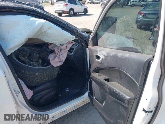 2020 Jeep Compass Limited с VIN 3C4NJDCB1LT137611, выставлен на аукционе IAAI как лот 42389799 с пробегом Не указан миль и . История ставок и продаж доступна на DreamBid. Изображение 5.