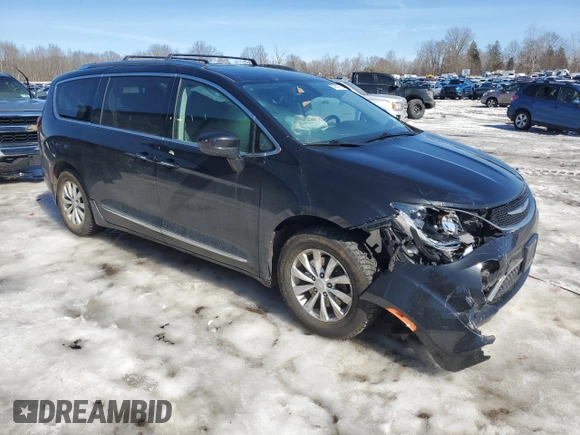 2018 Chrysler Pacifica Touring L with VIN 2C4RC1BG2JR306705, listed as a Copart auction lot 47840765 with 65,340 mi miles and Salvage Title. Bid and sale history available at DreamBid. Image 4.