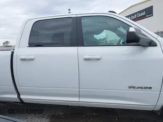 2021 Ram 2500 Big Horn z VIN 3C6UR5DL7MG542617, wystawiony jako IAAI lot #41614844 z przebiegiem 66 869 mil mil oraz . Historia ofert i sprzedaży dostępna na DreamBid. Obrazek 13.