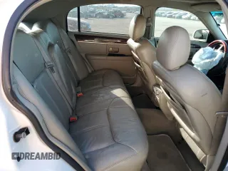2005 Lincoln Town Car Signature Limited z VIN 1LNHM82W05Y613098, wystawiony jako Copart lot #45887385 z przebiegiem Nie podano mil oraz Szkoda całkowita • Salvage title. Historia ofert i sprzedaży dostępna na DreamBid. Obrazek 10.