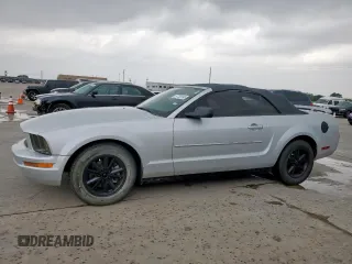 2006 Ford Mustang Standard z VIN 1ZVFT84N765217592, wystawiony jako Copart lot #57728195 z przebiegiem 206 750 mil mil oraz Czysty tytuł • Clean title. Historia ofert i sprzedaży dostępna na DreamBid. Obrazek 1.