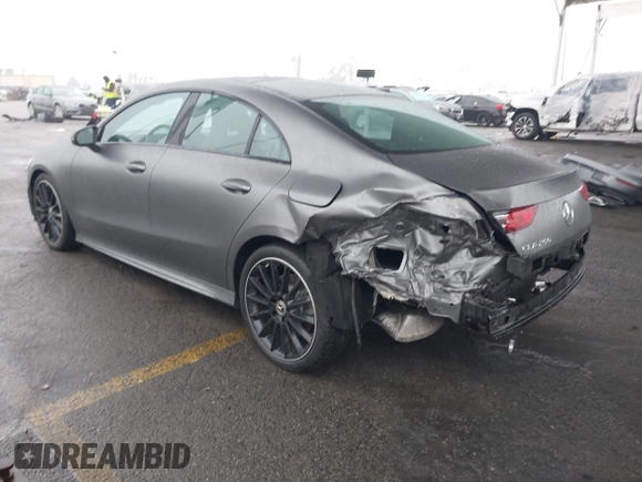 2020 Mercedes-Benz CLA 250 z VIN W1K5J4GB6LN106225, wystawiony jako IAAI lot #41504703 z przebiegiem 51 357 mil mil oraz . Historia ofert i sprzedaży dostępna na DreamBid. Obrazek 3.