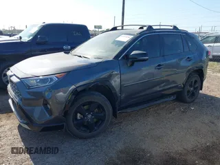 2021 Toyota RAV4 Hybrid XSE z VIN 2T3E6RFV8MW006805, wystawiony jako IAAI lot #41973250 z przebiegiem 77 483 mil mil oraz . Historia ofert i sprzedaży dostępna na DreamBid. Obrazek 14.