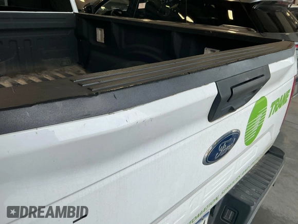 2018 Ford F-150 XL z VIN 1FTEX1CP3JKF23650, wystawiony jako IAAI lot #42785538 z przebiegiem 78 723 mil mil oraz . Historia ofert i sprzedaży dostępna na DreamBid. Obrazek 18.