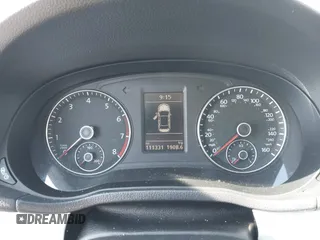 2013 Volkswagen Passat SE z VIN 1VWBH7A39DC048956, wystawiony jako IAAI lot #42039394 z przebiegiem 111 331 mil mil oraz . Historia ofert i sprzedaży dostępna na DreamBid. Obrazek 7.