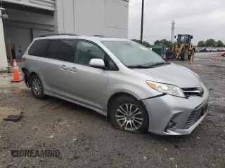 2019 Toyota Sienna XLE Auto Access Seat z VIN 5TDYZ3DC1KS969465, wystawiony jako Copart lot #56800805 z przebiegiem 151 485 mil mil oraz Szkoda całkowita • Salvage title. Historia ofert i sprzedaży dostępna na DreamBid. Obrazek 4.
