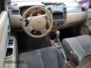 2009 Nissan Versa SL z VIN 3N1BC13E99L381539, wystawiony jako Copart lot #80959644 z przebiegiem 186 390 mil mil oraz Szkoda całkowita • Salvage title. Historia ofert i sprzedaży dostępna na DreamBid. Obrazek 8.