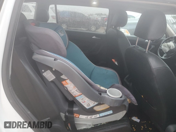 2019 Volkswagen Tiguan SE with VIN 3VV3B7AX4KM027487, listed as a Copart auction lot 84327454 with 70,227 mi miles and Salvage Title. Bid and sale history available at DreamBid. Image 11.