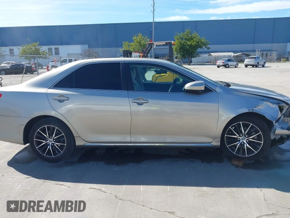 2014 Toyota Camry L with VIN 4T4BF1FK9ER393634, listed as a IAAI auction lot 41641748 with 52,017 mi miles. Bid and sale history available at carsss.com. Image 14.