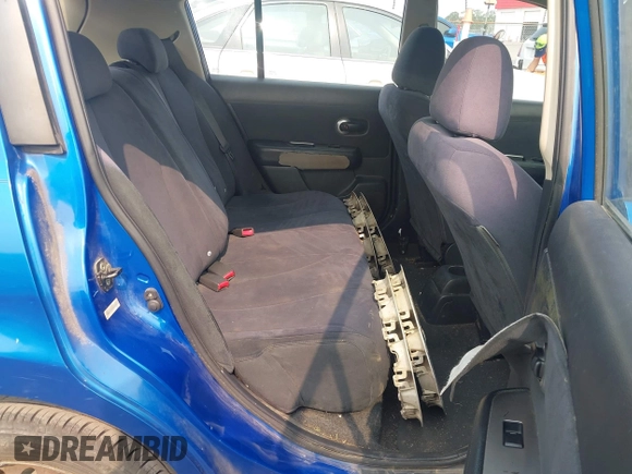 2007 Nissan Versa S z VIN 3N1BC13E87L367967, wystawiony jako IAAI lot #42412791 z przebiegiem 239 800 mil mil oraz . Historia ofert i sprzedaży dostępna na DreamBid. Obrazek 8.