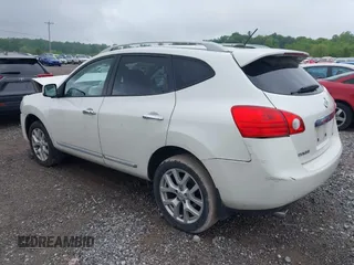 2011 Nissan Rogue S z VIN JN8AS5MV5BW263817, wystawiony jako IAAI lot #42171411 z przebiegiem 180 693 mil mil oraz . Historia ofert i sprzedaży dostępna na DreamBid. Obrazek 3.