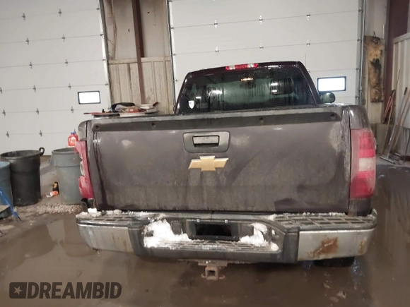 2008 Chevrolet Silverado 1500 Work Truck with VIN 1GCEK14C08Z135724, listed as a IAAI auction lot 41250972 with 86,942 mi miles. Bid and sale history available at carsss.com. Image 16.