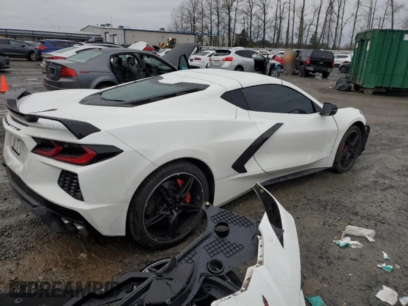 2021 Chevrolet Corvette 1LT with VIN 1G1YA2D48M5104990, listed as a Copart auction lot 84290384 with 39,345 mi miles and Salvage Title. Bid and sale history available at carsss.com. Image 3.