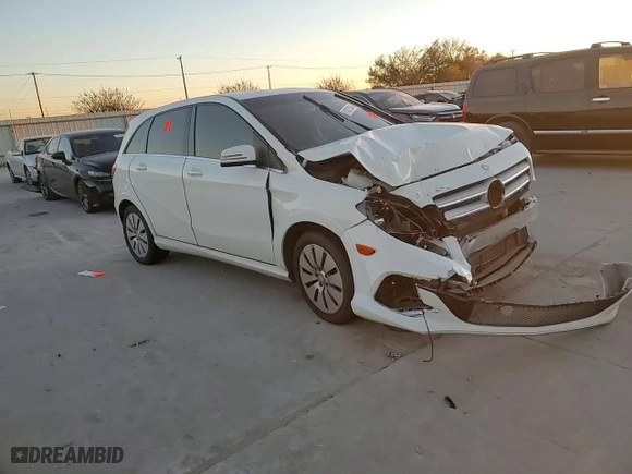 2014 Mercedes-Benz B-Class with VIN WDDVP9AB0EJ001291, listed as a Copart auction lot 81073134 with 0 mi miles and Salvage Title. Bid and sale history available at carsss.com. Image 12.