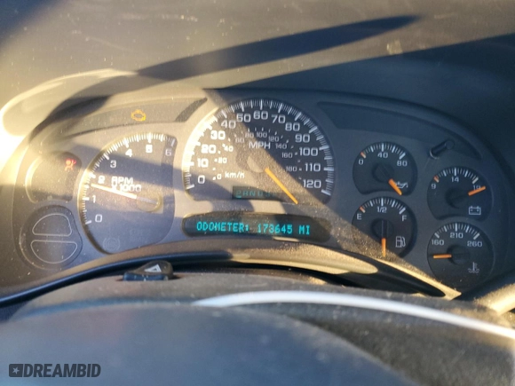2003 Chevrolet Silverado 1500 LS with VIN 2GCEC19X631260544, listed as a Copart auction lot 84209014 with 173,645 mi miles and Clean Title. Bid and sale history available at carsss.com. Image 9.