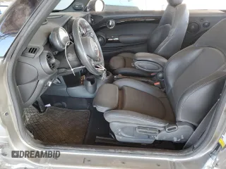 2019 MINI Convertible Cooper S с VIN WMWWG9C54K3E40225, выставлен на аукционе Copart как лот 42201665 с пробегом 56 749 миль миль и Списание • Salvage title. История ставок и продаж доступна на DreamBid. Изображение 7.