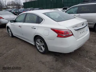 2013 Nissan Altima 2.5 S with VIN 1N4AL3AP3DC234703, listed as a IAAI auction lot 41927583 with 999,999 mi miles. Bid and sale history available at carsss.com. Image 3.