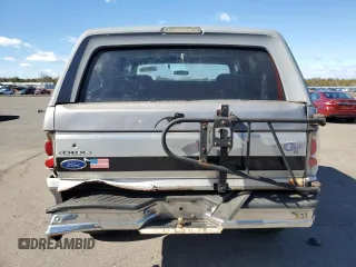 1995 Ford Bronco Eddie Bauer with VIN 1FMEU15N9SLA58190, listed as a Copart auction lot 47940965 with 290,948 mi miles and Clean title. Bid and sale history available at DreamBid. Image 6.