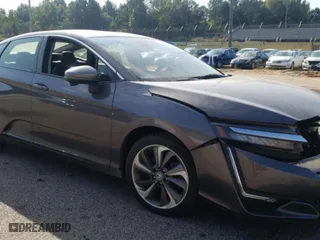 2018 Honda Clarity Plug-In Hybrid Touring with VIN JHMZC5F31JC016851, listed as a Copart auction lot 71232293 with 61,398 mi miles. Bid and sale history available at carsss.com. Image 4.