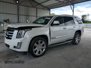 2016 Cadillac Escalade Luxury Collection z VIN 1GYS3BKJ0GR208476, wystawiony jako Copart lot #55760685 z przebiegiem 123 549 mil mil oraz Szkoda całkowita • Salvage title. Historia ofert i sprzedaży dostępna na DreamBid. Obrazek 1.