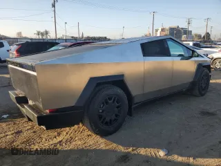 2024 Tesla Cybertruck z VIN 7G2CEHED6RA013370, wystawiony jako Copart lot #83842374 z przebiegiem 58 mil mil oraz Szkody całkowita. Historia ofert i sprzedaży dostępna na DreamBid. Obrazek 3.