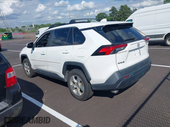 2020 Toyota RAV4 XLE with VIN 2T3W1RFV2LW068363, listed as a IAAI auction lot 42456921 with 125,014 mi miles and . Bid and sale history available at DreamBid. Image 3.