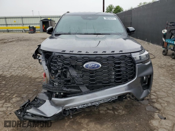 2025 Ford Explorer ST-Line with VIN 1FMUK8KH0SGB38060, listed as a Copart auction lot 61137525 with 10,970 mi miles and Salvage title. Bid and sale history available at DreamBid. Image 5.