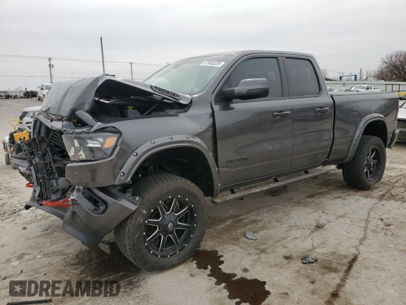 2022 Ram 1500 Big Horn z VIN 1C6SRFBT3NN145608, wystawiony jako Copart lot #47958225 z przebiegiem 51 134 mil mil oraz Szkoda całkowita • Salvage title. Historia ofert i sprzedaży dostępna na DreamBid. Obrazek 1.