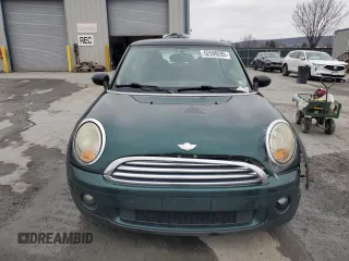 2008 MINI Hardtop with VIN WMWMF33538TU68174, listed as a Copart auction lot 52599285 with 150,496 mi miles and Salvage Title. Bid and sale history available at DreamBid. Image 5.