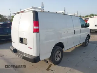 2022 GMC Savana Cargo Van with VIN 1GTW7AFPXN1139117, listed as a IAAI auction lot 41840493 with 107,784 mi miles. Bid and sale history available at carsss.com. Image 4.