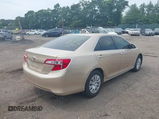 2012 Toyota Camry L z VIN 4T4BF1FK2CR173135, wystawiony jako IAAI lot #40028950 z przebiegiem 240 668 mil mil oraz . Historia ofert i sprzedaży dostępna na DreamBid. Obrazek 4.