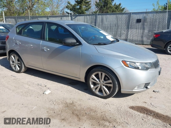2012 Kia Forte SX с VIN KNAFW5A32C5572660, выставлен на аукционе IAAI как лот 42227655 с пробегом 92 467 миль миль и . История ставок и продаж доступна на DreamBid. Изображение 1.