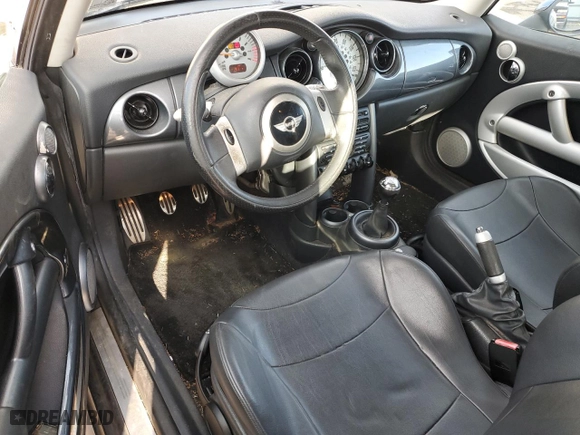 2004 MINI Cooper Hardtop S with VIN WMWRE334X4TD89355, listed as a Copart auction lot 51381075 with 128,293 mi miles and Clean Title. Bid and sale history available at carsss.com. Image 8.