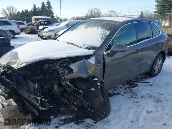 2016 Porsche Cayenne z VIN WP1AA2A21GLA05440, wystawiony jako IAAI lot #41358574 z przebiegiem 96 167 mil mil oraz . Historia ofert i sprzedaży dostępna na DreamBid. Obrazek 18.