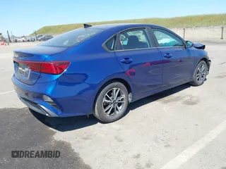 2022 Kia Forte LXS z VIN 3KPF24AD1NE454494, wystawiony jako IAAI lot #42077580 z przebiegiem 53 679 mil mil oraz . Historia ofert i sprzedaży dostępna na DreamBid. Obrazek 4.
