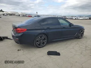 2020 BMW 5 Series M550i xDrive z VIN WBAJS7C09LCE11953, wystawiony jako Copart lot #49773175 z przebiegiem 40 329 mil mil oraz Szkoda całkowita • Salvage title. Historia ofert i sprzedaży dostępna na DreamBid. Obrazek 3.