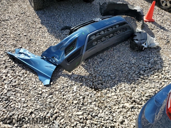 2018 Volkswagen Tiguan S z VIN 3VV0B7AXXJM092765, wystawiony jako Copart lot #57324885 z przebiegiem 156 441 mil mil oraz Szkoda całkowita • Salvage title. Historia ofert i sprzedaży dostępna na DreamBid. Obrazek 12.