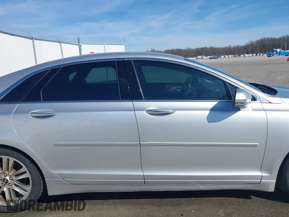 2014 Lincoln MKZ with VIN 3LN6L2G99ER832666, listed as a IAAI auction lot 41732639 with 168,962 mi miles. Bid and sale history available at carsss.com. Image 13.