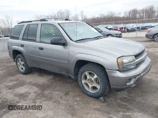 2006 Chevrolet TrailBlazer LT with VIN 1GNDT13S262337365, listed as a IAAI auction lot 41864392 with 181,676 mi miles. Bid and sale history available at carsss.com. Image 1.