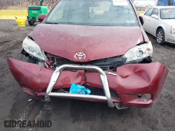 2014 Toyota Sienna LE AAS with VIN 5TDKK3DC3ES411177, listed as a IAAI auction lot 41650472 with 25,000 mi miles. Bid and sale history available at carsss.com. Image 6.