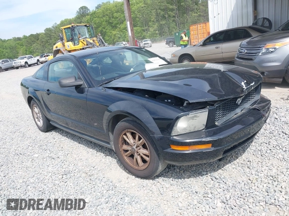 2007 Ford Mustang Deluxe with VIN 1ZVFT80N875226941, listed as a IAAI auction lot 42054190 with 183,155 mi miles. Bid and sale history available at carsss.com. Image 1.