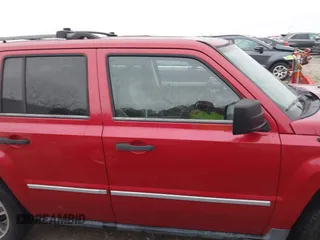 2009 Jeep Patriot z VIN 1J8FT48B39D184279, wystawiony jako IAAI lot #41580351 z przebiegiem 205 118 mil mil oraz . Historia ofert i sprzedaży dostępna na DreamBid. Obrazek 13.